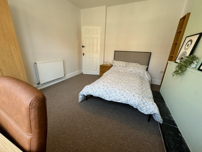 SPARE ROOM in a 4bed student house - Thumbnail 9